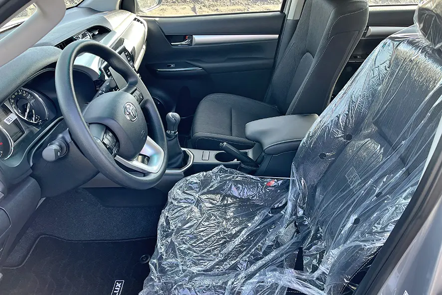 Toyota Hilux GLX T.DSL Double Cab Pick-up 4x4 10