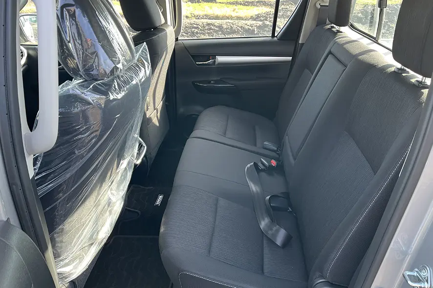 Toyota Hilux GLX T.DSL 4x4 Double Cab Pick-up 11