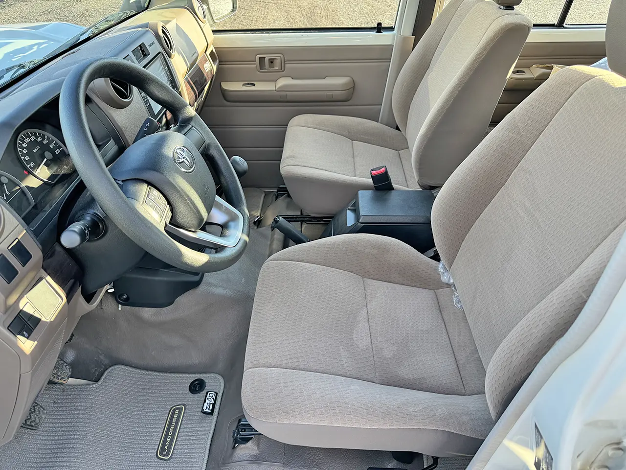 Toyota Land Cruiser GDJ79 Double Cab Pick-up 4x4 9