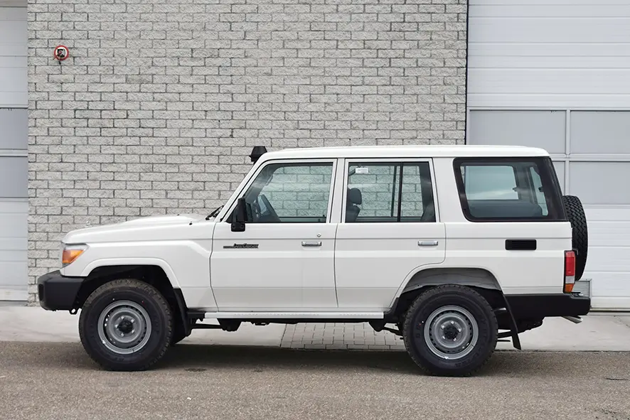 Toyota Land Cruiser HZJ76 SUV (Véhicule Utilitaire Sport) 4x4 4