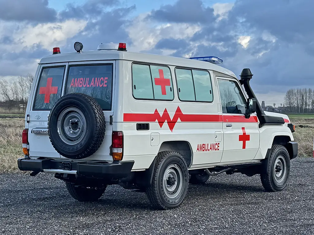 Toyota Land Cruiser HZJ78 4x4 Ambulance 5
