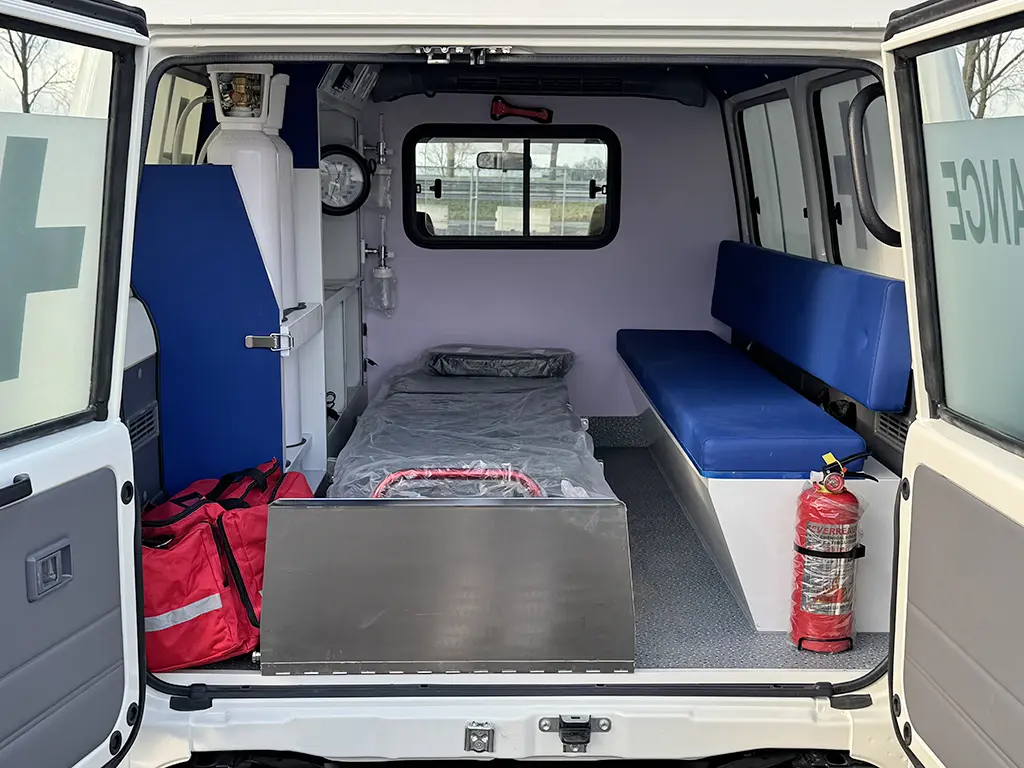 Toyota Land Cruiser HZJ78 4x4 Ambulance 10