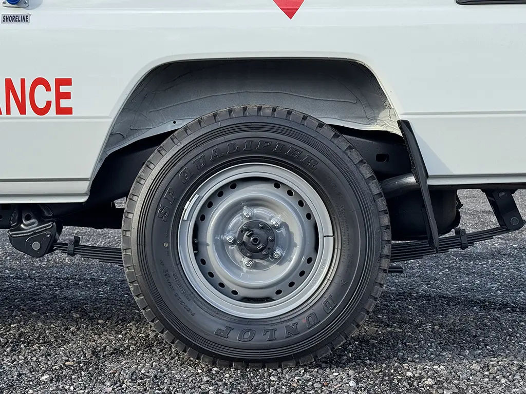 Toyota Land Cruiser HZJ78 4x4 Ambulance 16