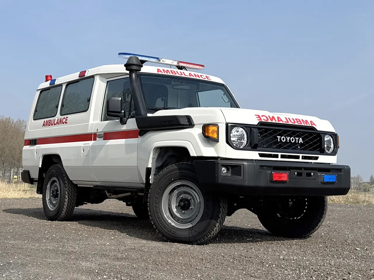 Toyota Land Cruiser HZJ78 4x4 Ambulance 4