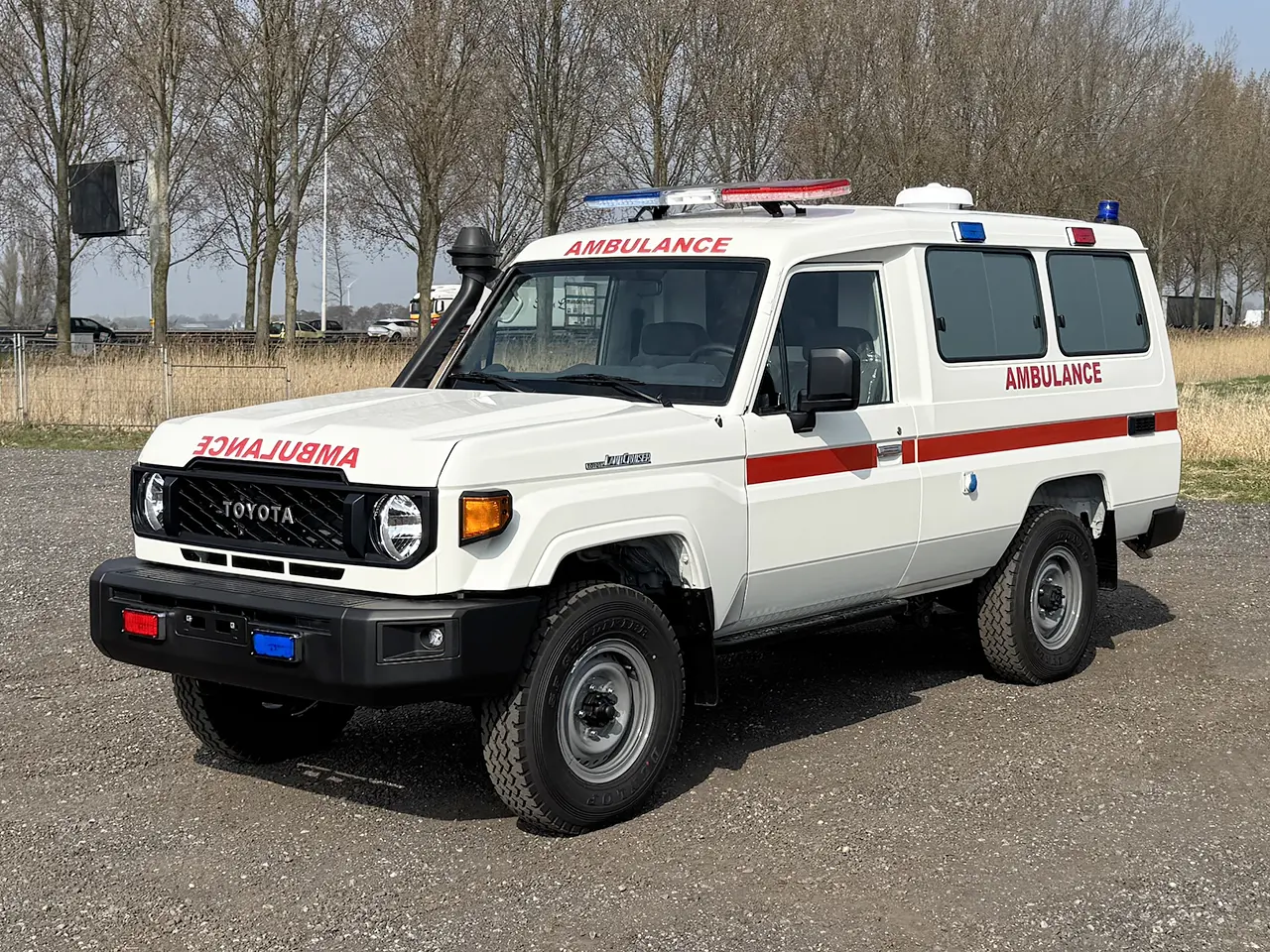 Toyota Land Cruiser HZJ78 4x4 Ambulance 8