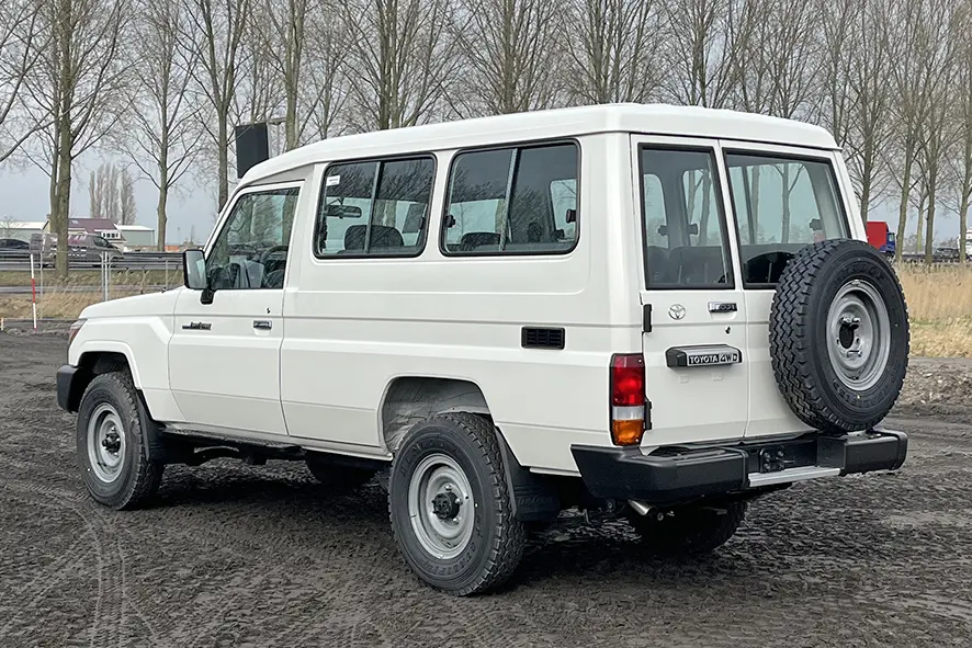 Toyota Land Cruiser HZJ78L 4x4 Hard Top 2
