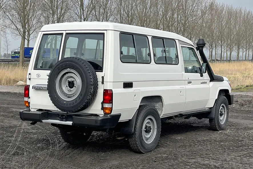 Toyota Land Cruiser HZJ78L 4x4 Hard Top 5