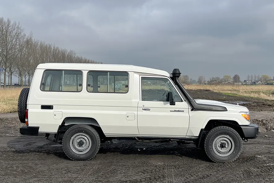 Toyota Land Cruiser HZJ78L 4x4 Hard Top 6