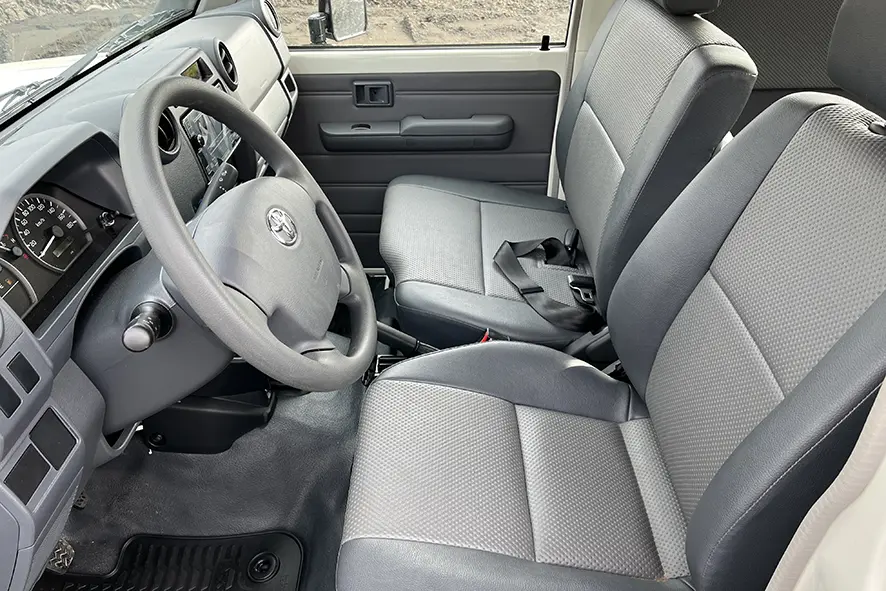 Toyota Land Cruiser HZJ78L 4x4 Hard Top 9