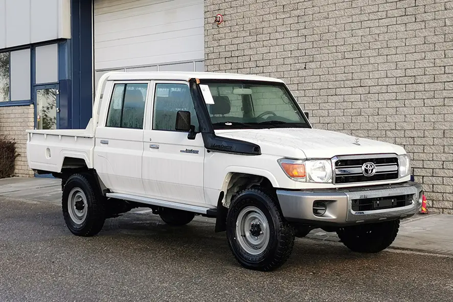 Toyota Land Cruiser HZJ79 4x4 Double Cab Pick-up 1