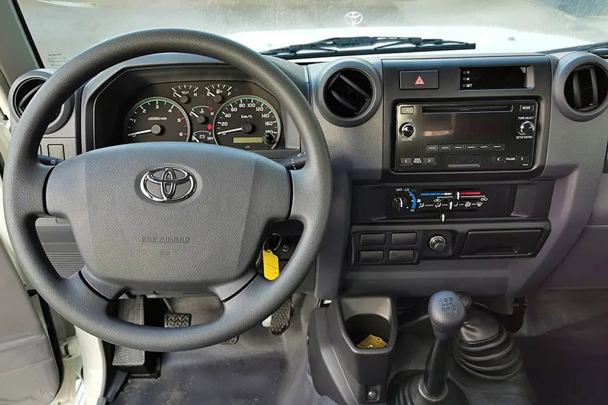 Toyota Land Cruiser HZJ79 4x4 Double Cab Pick-up 8