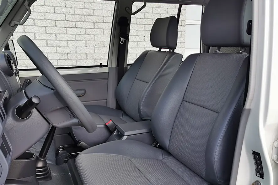 Toyota Land Cruiser HZJ79 4x4 Double Cab Pick-up 9