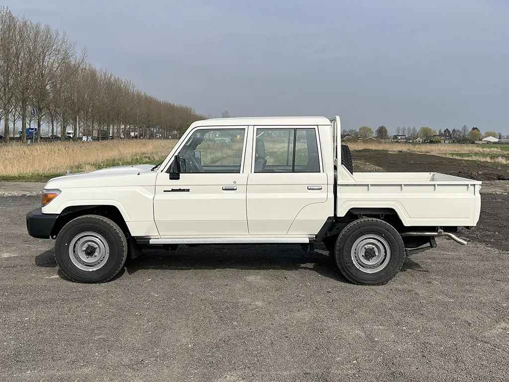 Toyota Land Cruiser HZJ79 4x4 Double Cab Pick-up 4