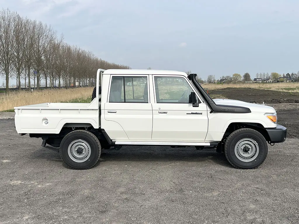 Toyota Land Cruiser HZJ79 4x4 Double Cab Pick-up 5
