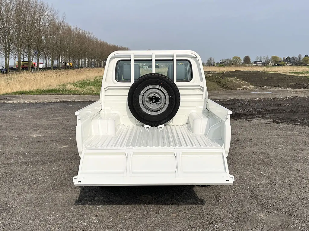 Toyota Land Cruiser HZJ79 4x4 Double Cab Pick-up 11