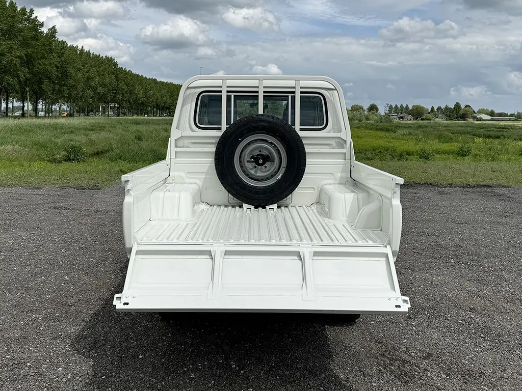 Toyota Land Cruiser HZJ79 4x4 Double Cab Pick-up 12