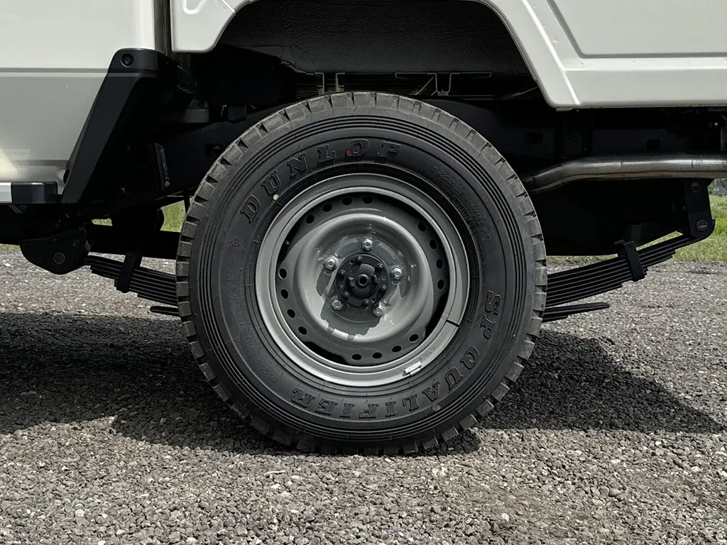 Toyota Land Cruiser HZJ79 4x4 Double Cab Pick-up 14