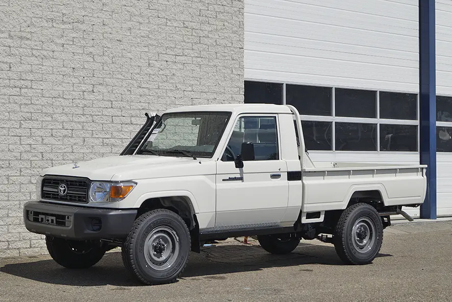 Toyota Land Cruiser HZJ79 Single Cab Pick-up 4x4 7