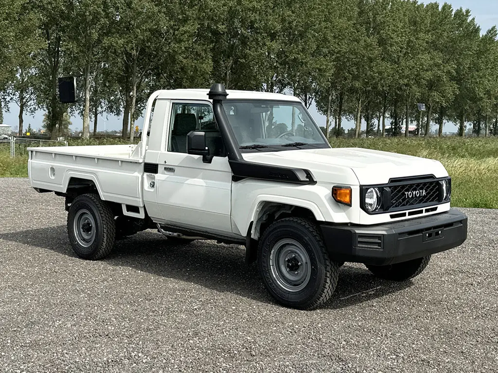 Toyota Land Cruiser HZJ79 Single Cab Pick-up 4x4 1