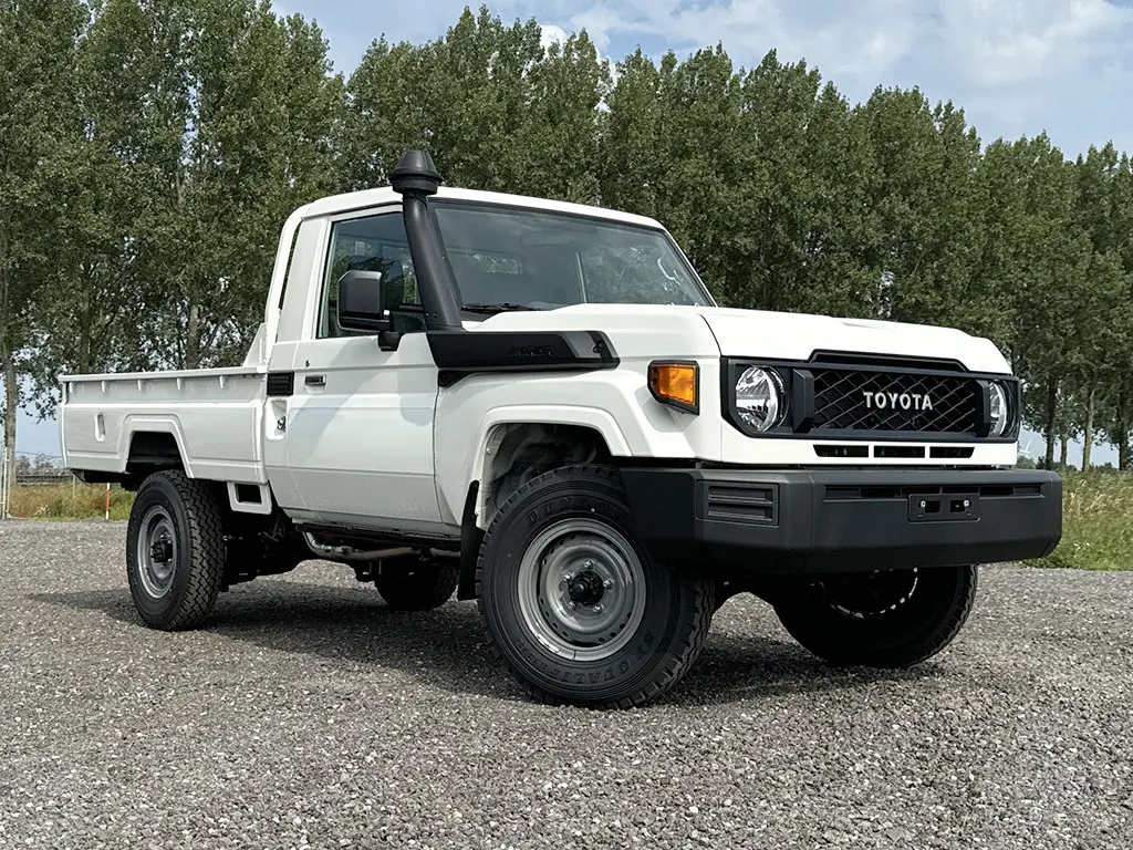 Toyota Land Cruiser HZJ79 Single Cab Pick-up 4x4 8