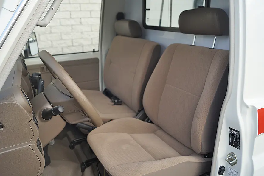 Toyota Land Cruiser VDJ78L V8 4x4 Ambulance 9