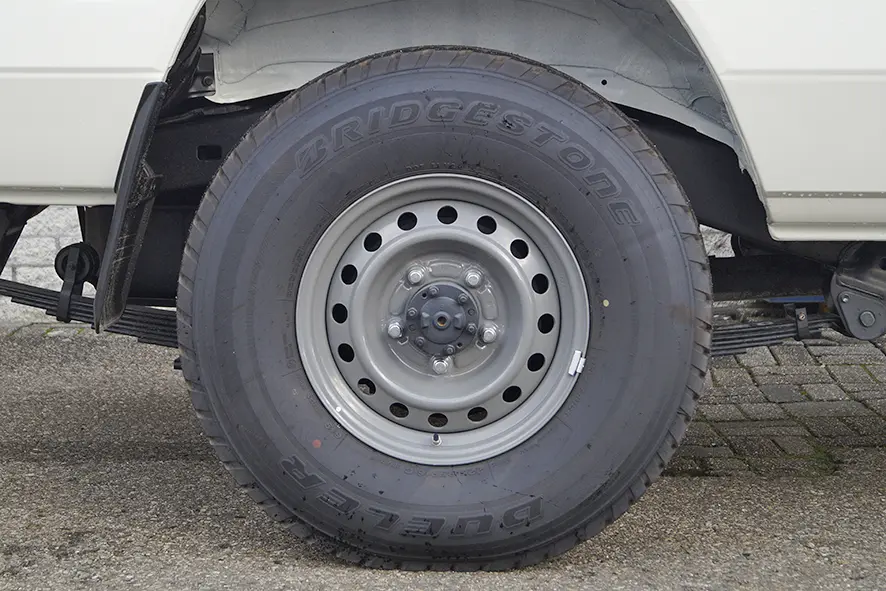 Toyota Land Cruiser VDJ78L V8 4x4 Ambulance 14