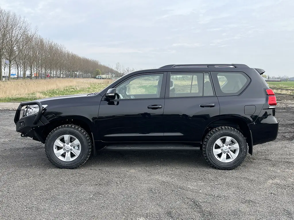 Toyota Prado TXL AT 4x4 Sports Utility Vehicle (SUV) 4