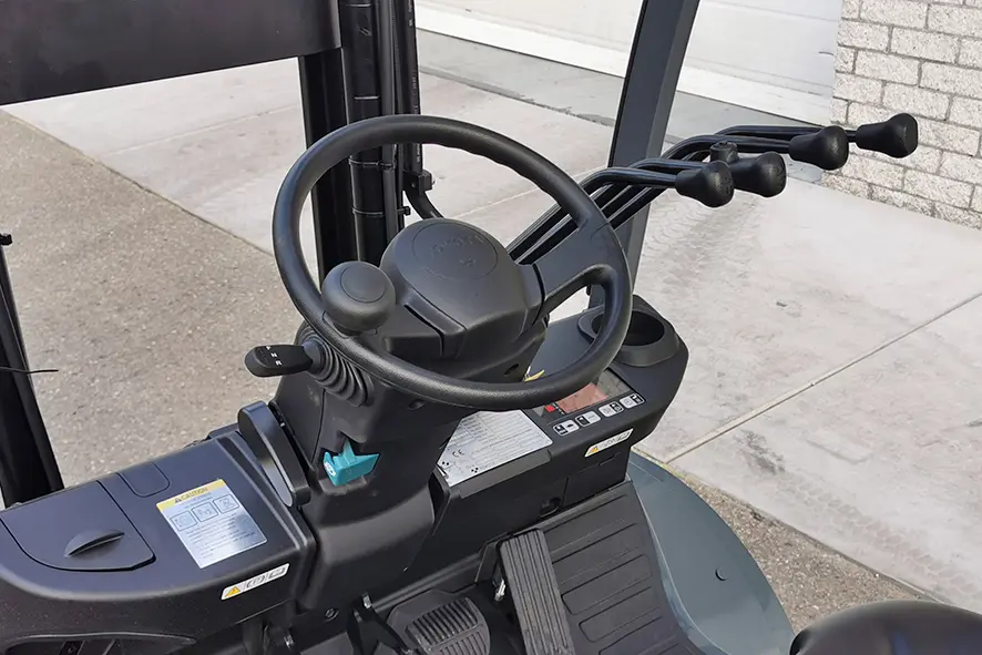 Toyota Tonero 52-8FDF30 Chariot-élévateur 4x2 3