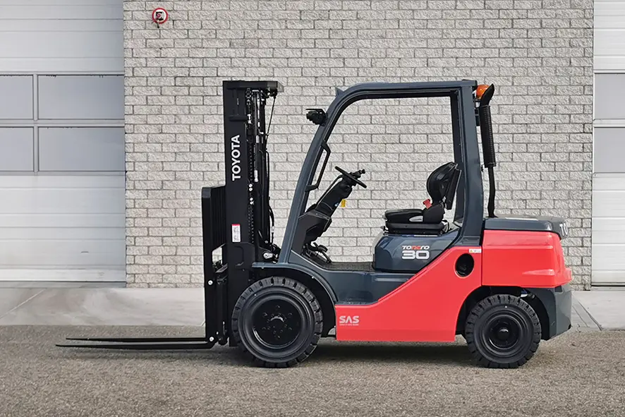 Toyota Tonero 52-8FDF30 4x2 Forklift 4