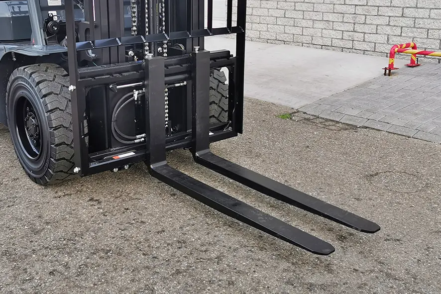 Toyota Tonero 52-8FDF30 4x2 Forklift 10