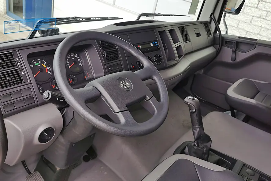 Volkswagen Constellation 17.250 BB CH 4x2 Chassis Cabin