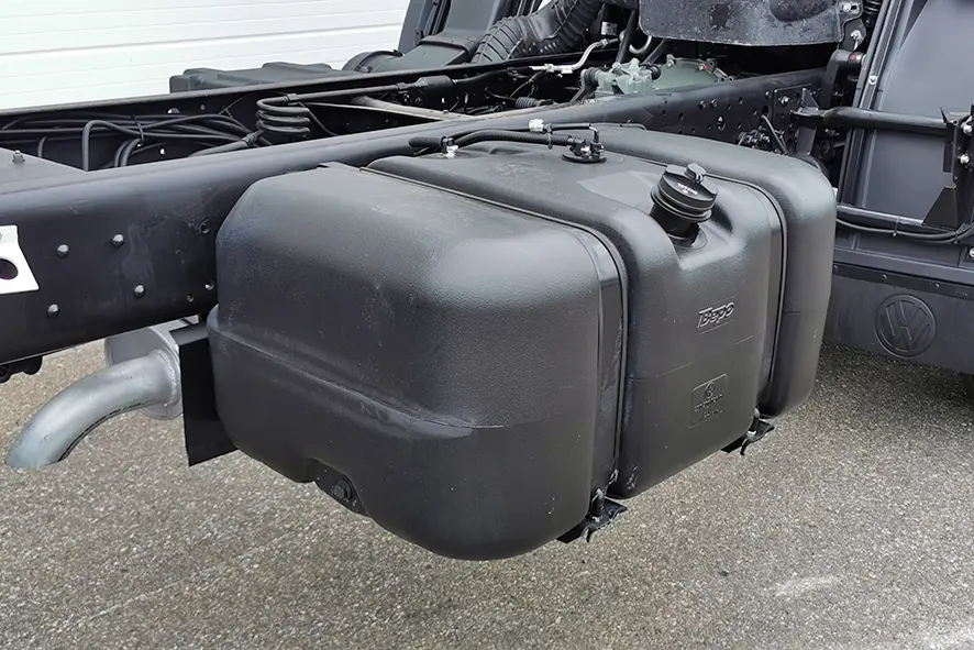 Volkswagen Constellation 17.250 BB CH 4x2 Chassis Cabin 10