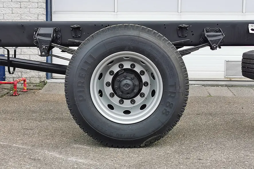 Volkswagen Constellation 17.250 BB CH Chassis Cabin 4x2 11