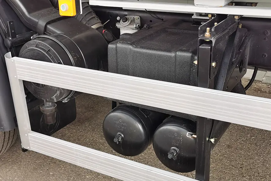 Volkswagen Constellation 17.250 BB CH 4x2 Garbage Collector 11