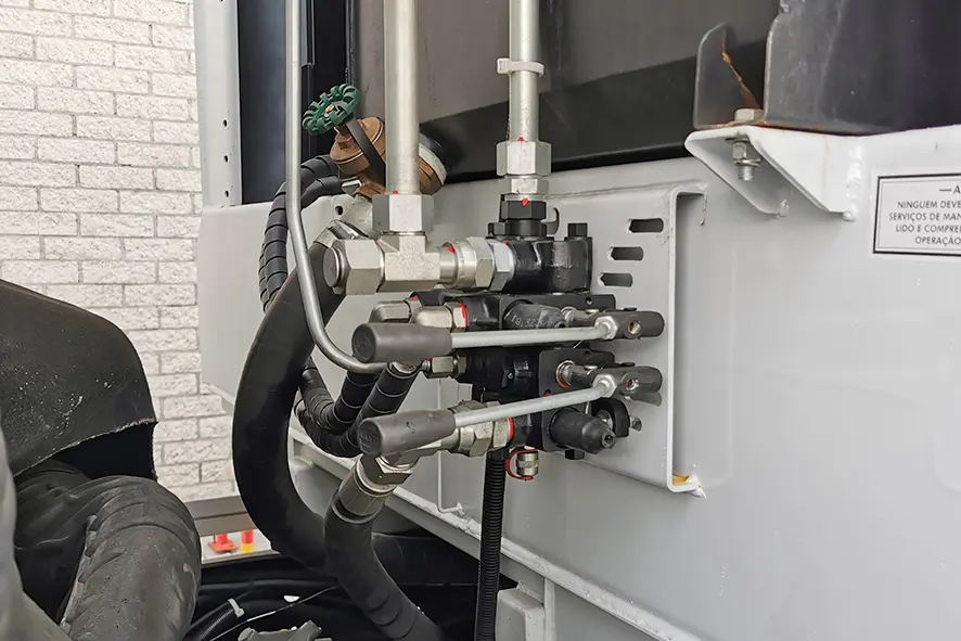 Volkswagen Constellation 17.250 BB CH 4x2 Garbage Collector 12