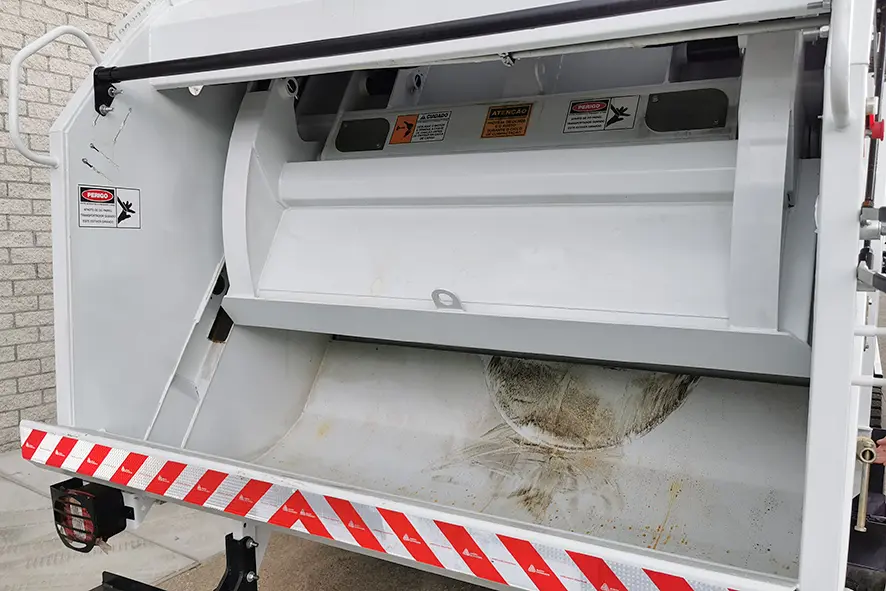 Volkswagen Constellation 17.250 BB CH 4x2 Garbage Collector 16