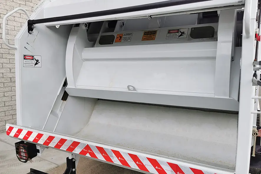 Volkswagen Constellation 17.250 BB CH 4x2 Garbage Collector 19