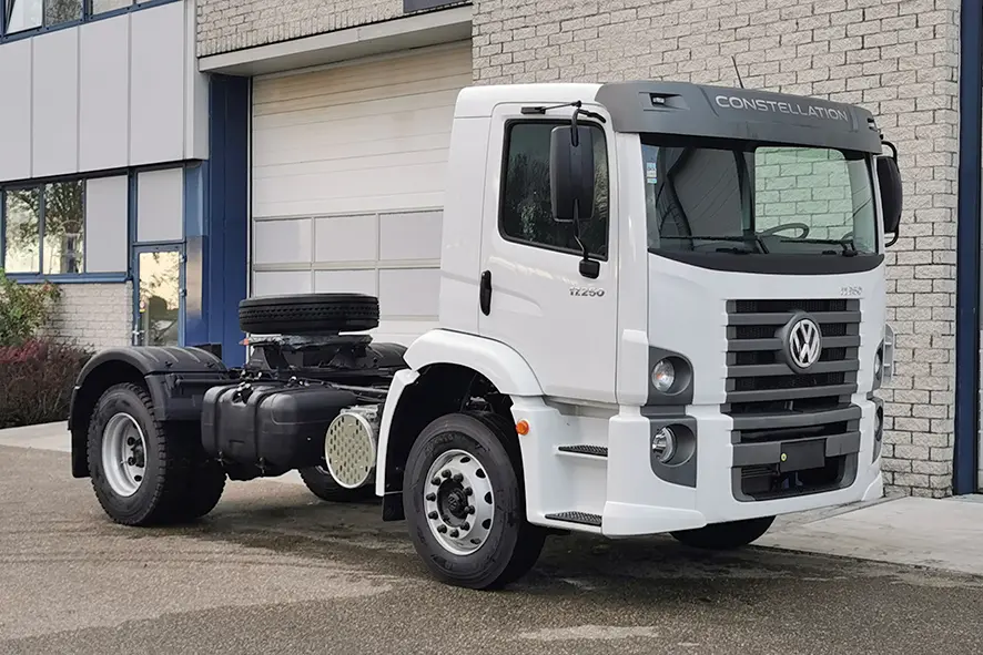 Volkswagen Constellation 17.250 BB SA 4x2 Tractor Head