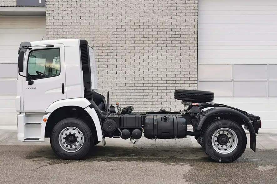 Volkswagen Constellation 17.250 BB SA 4x2 Tractor Head 4