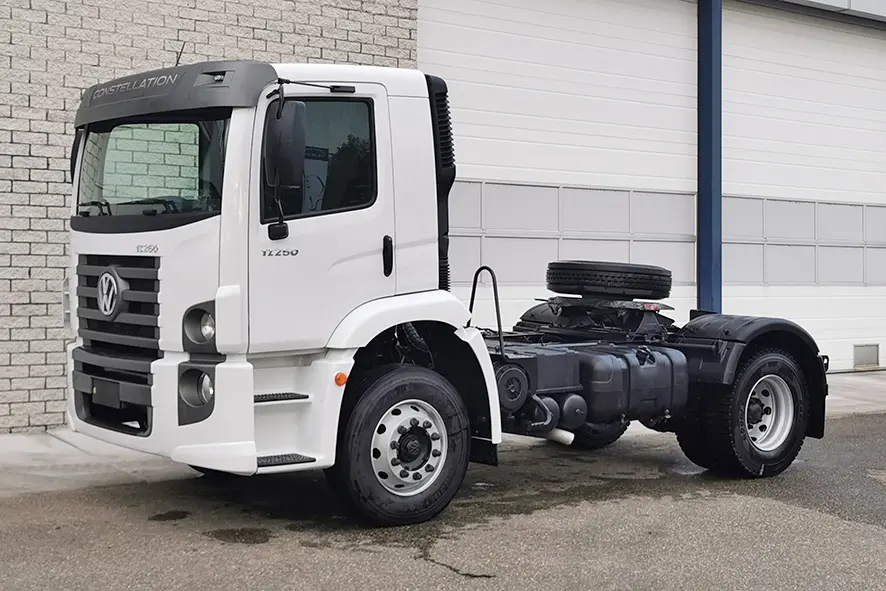 Volkswagen Constellation 17.250 BB SA 4x2 Tractor Head 7