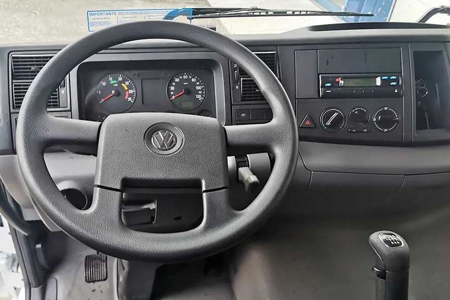 Volkswagen Constellation 17.250 BB SA 4x2 Tractor Head 8