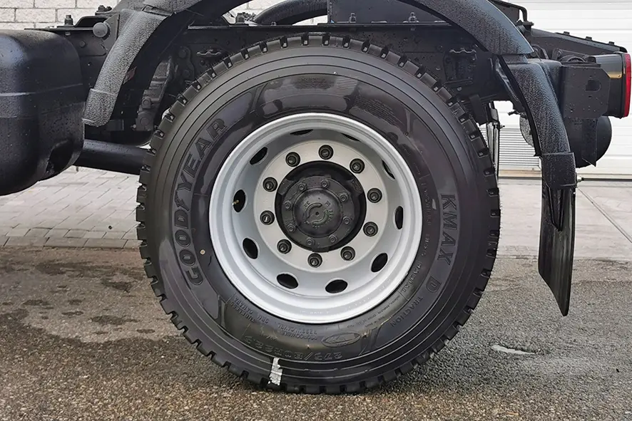 Volkswagen Constellation 17.250 BB SA 4x2 Tractor Head 11