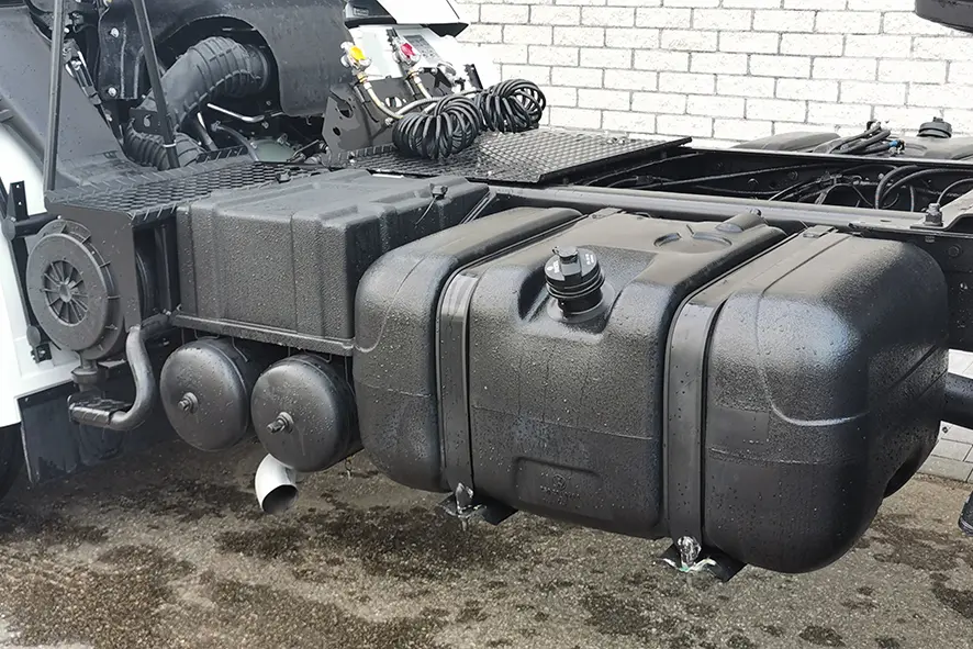 Volkswagen Constellation 17.250 BB SA 4x2 Tractor Head 12