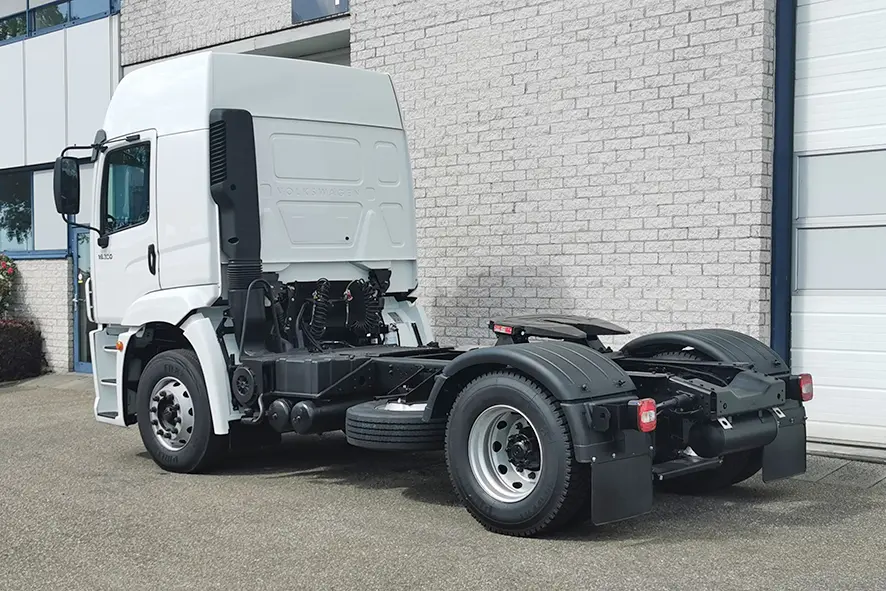 Volkswagen Constellation 19.320 BB SA 4x2 Tractor Head 2