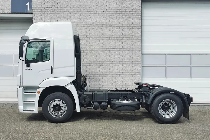 Volkswagen Constellation 19.320 BB SA 4x2 Tractor Head 4