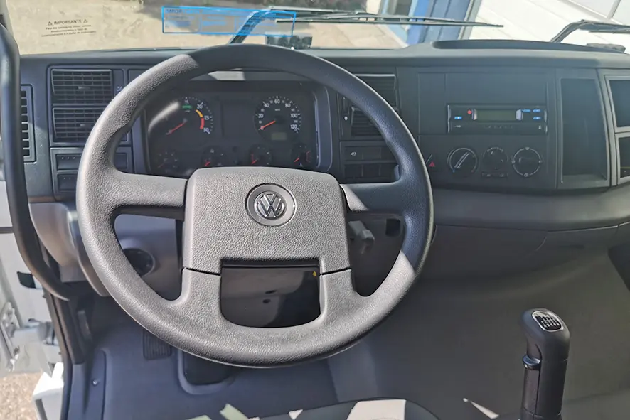 Volkswagen Constellation 19.320 BB SA Tractor Head 4x2 8