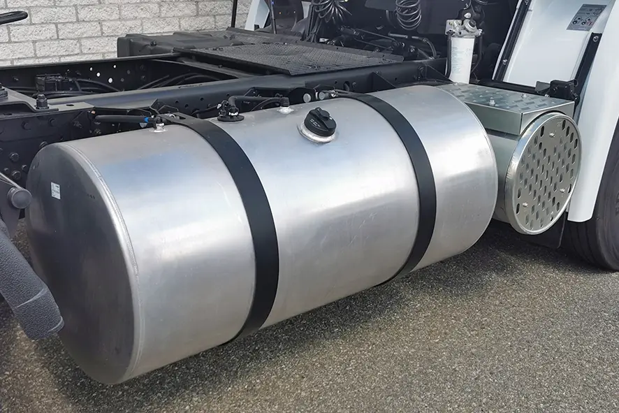 Volkswagen Constellation 19.320 BB SA 4x2 Tractor Head 10