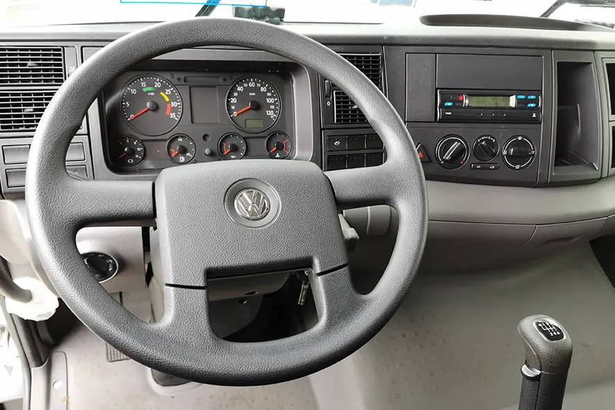 Volkswagen Constellation 24.250 BB CH 6x2 Chassis Cabin 8