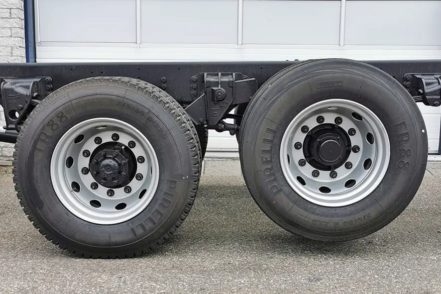Volkswagen Constellation 24.250 BB CH Chassis Cabin 6x2 11