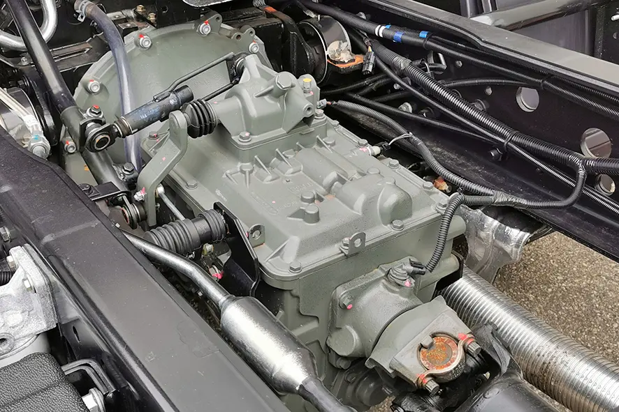 Volkswagen Constellation 24.250 BB CH 6x2 Chassis Cabin 14